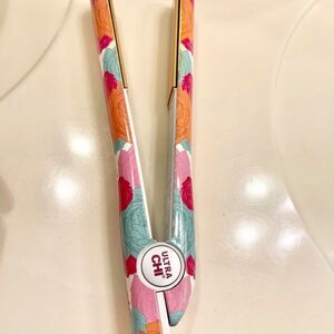 EXCELLENT LIKE NEW CONDITION 1 INCH ULTRA CHI FLORAL FLAT IRON
